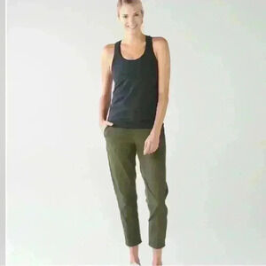 Lululemon “& Go City Trek Cropped Trouser” In Fatigue Green size 2 EUC!–